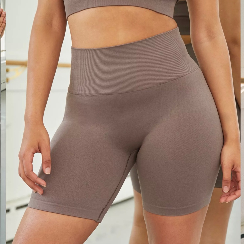 Aritzia ribbed shorts